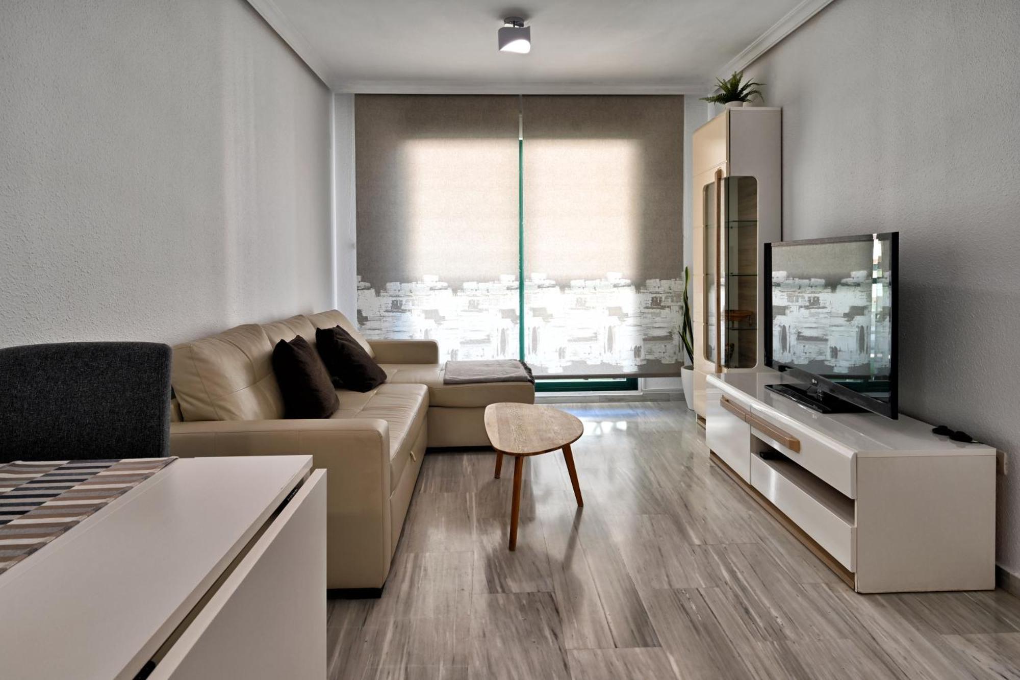 Rent4 Malaga Playa Del Bajondillo Apartament *